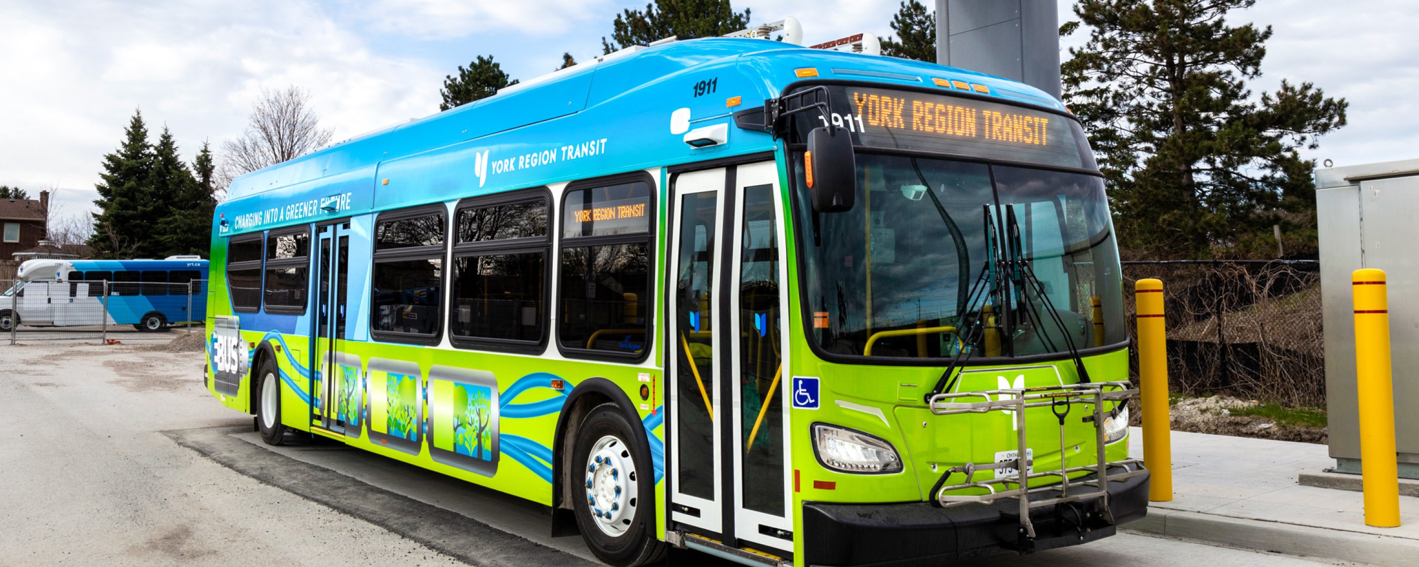 image of the YRT electric bus