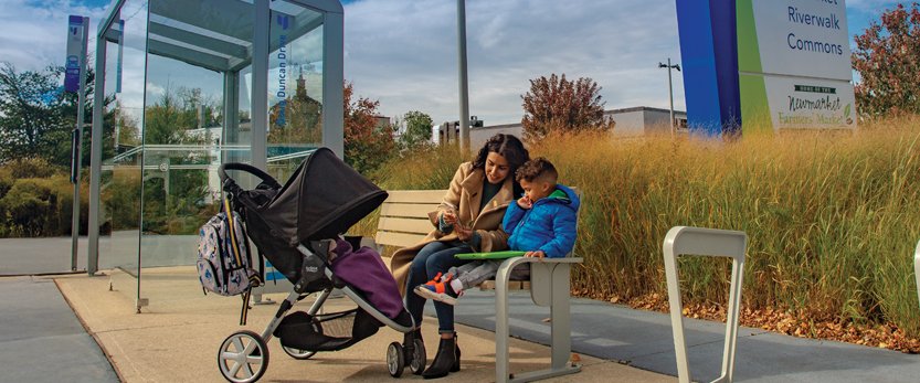 Transit bus on a rapidway